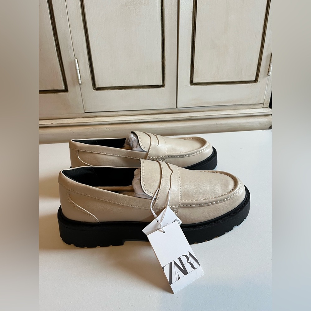 New Zara Women’s LUG SOLE PENNY LOAFERS Off White Size EUR 40 USA 7 black sole